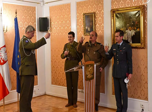 Hiszpańscy przyjaciele “Poland First to Fight” odznaczeni Brązowym Medalem Wojska Polskiego