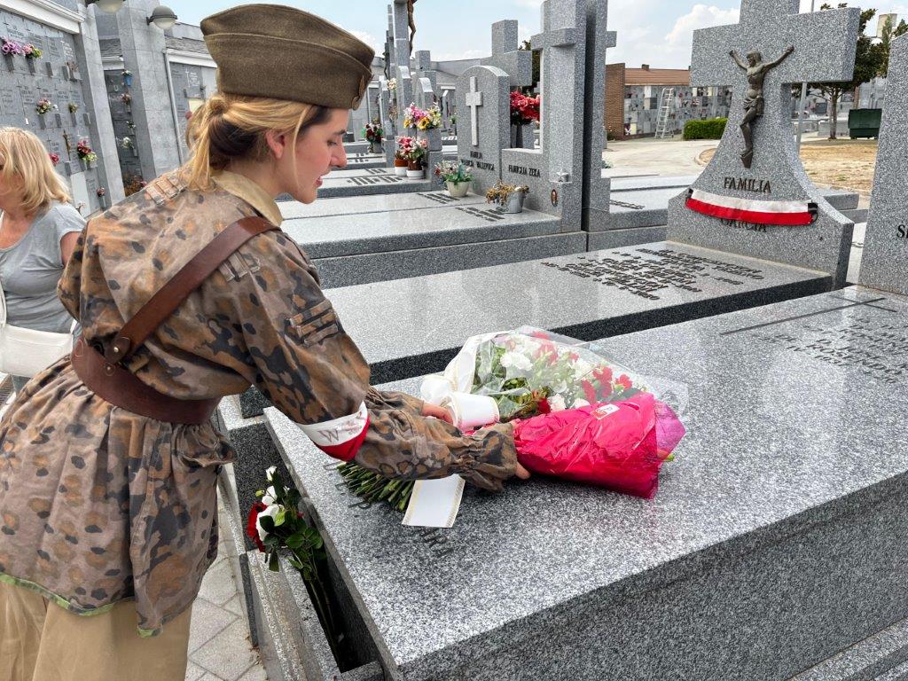 Hiszpańscy Rekonstruktorzy uczcili 81-szą rocznicę Powstania Warszawskiego